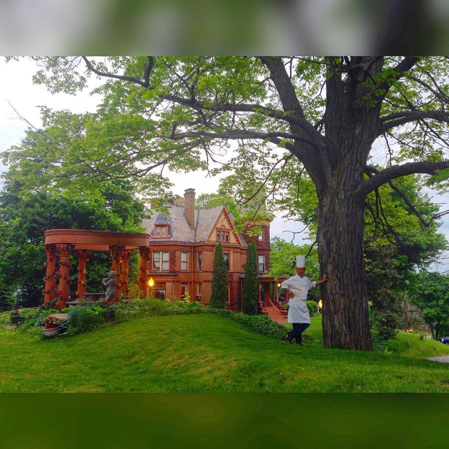 Henderson Castle Inn Kalamazoo Exterior photo